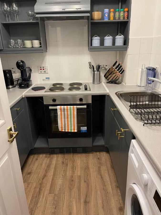 Apartament Stunning Studio Flat - Free Parking - 3 Min From Sutton Station Zewnętrze zdjęcie